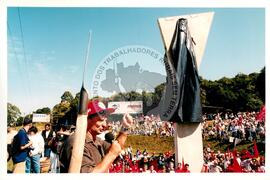 Inauguração do Monumento em homenagem a Antônio Tavares Pereira (Curitiba-PR, 01 mai. 2001) [fotografia] / Fotógrafo(a) : Douglas Mansur. -- Ref.: BR-SPMST_MST-SN-CIN_AMP_001025-007995-ELF.