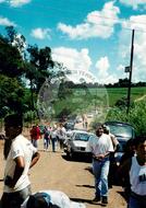 Acampamento " Nova Canudos" do MST (Porto Feliz-SP, 1999) [fotografia] / Fotógrafo(a) : Douglas Mansur. -- Ref.: BR-SPMST_MST-SN-CIN_AMP_000048-000435-ACP.