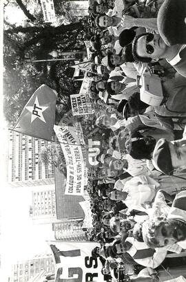 Romaria conquistadora da Terra Prometida (Porto Alegre-RS, 27 mai. 1986) [fotografia] / Fotógrafo(a) : Karine Emerich. -- Ref.: BR-SPMST_MST-SN-CIN_AMP_001956-014974-SPR.