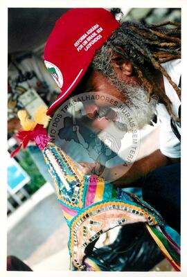 Semana Nacional de Cultura Brasileira e Reforma Agrária (Rio de Janeiro-RJ, 18 mar. 2002) [fotografia] / Fotógrafo(a) : Luciney Martins. -- Ref.: BR-SPMST_MST-SN-CIN_AMP_001820-013612-NDT.