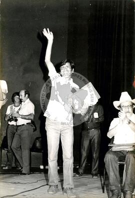 Congresso Nacional do MST, 1o (Paraná, 1984) [fotografia] / Fotógrafo(a) : Itamar Garcez. -- Ref.: BR-SPMST_MST-SN-CIN_AMP_000719-004685-CGR.