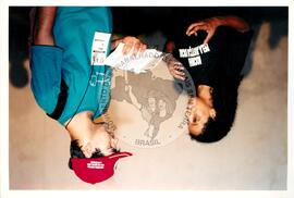 Semana Nacional de Cultura Brasileira e Reforma Agrária (Rio de Janeiro-RJ, 18 mar. 2002) [fotografia] / Fotógrafo(a) : Luciney Martins. -- Ref.: BR-SPMST_MST-SN-CIN_AMP_001816-013351-NDT.