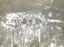 Ocupação Fazenda Seringal (Rondônia, 25 jun. 1989) [fotografia] / Fotógrafo(a) : Etelvina Mastoli. -- Ref.: BR-SPMST_MST-SN-CIN_AMP_001869-014161-OCU.