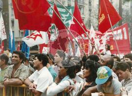 Manifestação pró Impechment - UNE E CUT (São Paulo (Estado), 25 ago. 1992) [fotografia] / Fotógrafo(a) : Juan Pezzeto. -- Ref.: BR-SPMST_MST-SN-CIN_AMP_000384-002058-AMT.