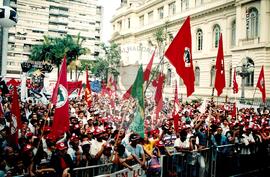 Manifestação (São Paulo-SP, [sem data]) [fotografia] / Fotógrafo(a) : Arquivo MST. -- Ref.: BR-SPMST_MST-SN-CIN_AMP_000410-002401-AMT.