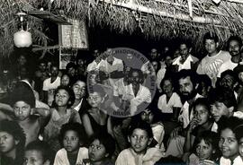 Acampamento do MST na BR-153 (Goiânia-GO, 1987) [fotografia] / Fotógrafo(a) : Jofre Maceno. -- Ref.: BR-SPMST_MST-SN-CIN_AMP_000008-000060-ACP.