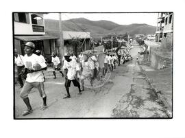 Marcha Nacional do MST (Minas Gerais, 27 fev. 1997) [fotografia] / Fotógrafo(a) : Carlos Carvalho. -- Ref.: BR-SPMST_MST-SN-CIN_AMP_001411-011371-MAC.