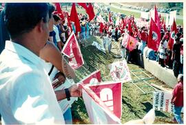 Inauguração do Monumento em homenagem a Antônio Tavares Pereira (Curitiba-PR, 01 mai. 2001) [fotografia] / Fotógrafo(a) : Leticia Barqueta. -- Ref.: BR-SPMST_MST-SN-CIN_AMP_001026-008046-ELF.