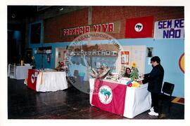 Encontro de Jovens do MST, na Ucicamp, 1o (Campinas-SP, 02 jul. 1999) [fotografia] / Fotógrafo(a) : Douglas Mansur. -- Ref.: BR-SPMST_MST-SN-CIN_AMP_000898-006391-ENJ.