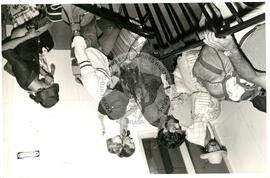 600 trabalhadores ocupam o prédio do INCRA (Porto Alegre-RS, 28 jul. 1986) [fotografia] / Fotógrafo(a) : Denise Neumann ; Karine Emerich. -- Ref.: BR-SPMST_MST-SN-CIN_AMP_001840-014034-OCU.