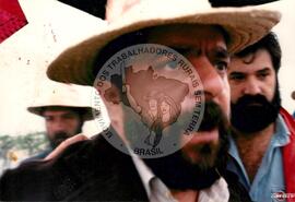 Luís Inácio Lula da Silva (Brasil, [sem data]) [fotografia] / Fotógrafo(a) : Arquivo MST ; Carlos Carvalho ; Clóvis Ferreira ; Douglas Mansur ; Olivio Lamas ; Volnei Malfoy ; Regina Vilela ; Folha Imagem ; . -- Ref.: BR-SPMST_MST-SN-CIN_AMP_001623-012403-PER.