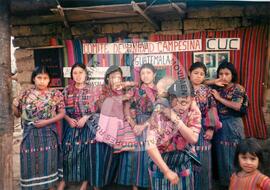 Ato público camponês (Guatemala, 1998) [fotografia] / Fotógrafo(a) : Mara. -- Ref.: BR-SPMST_MST-SN-CIN_AMP_001113-009197-RIT.