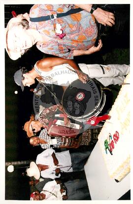 Semana Nacional de Cultura Brasileira e Reforma Agrária (Rio de Janeiro-RJ, 18 mar. 2002) [fotografia] / Fotógrafo(a) : João Laet. -- Ref.: BR-SPMST_MST-SN-CIN_AMP_001810-013050-NDT.