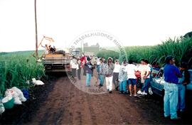 Acampamento "Nova Canudos" do MST (Porto Feliz-SP, fev. 1999) [fotografia] / Fotógrafo(a) : Douglas Mansur. -- Ref.: BR-SPMST_MST-SN-CIN_AMP_000047-000350-ACP.