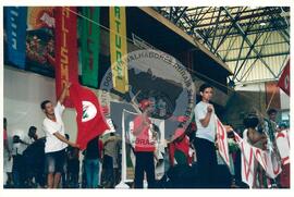 Encontro de Jovens do MST, na Ucicamp, 3o (Campinas-SP, 14 fev. 2001) [fotografia] / Fotógrafo(a) : Douglas Mansur. -- Ref.: BR-SPMST_MST-SN-CIN_AMP_000908-007035-ENJ.