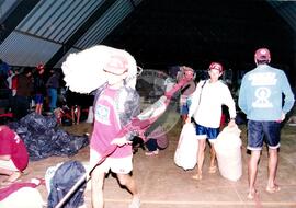 Chegada da Marcha Popular à Brasília (Brasília-DF, 07 out. 1999) [fotografia] / Fotógrafo(a) : Douglas Mansur. -- Ref.: BR-SPMST_MST-SN-CIN_AMP_001399-011148-MAC.