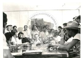 Audiência com o Ministro Nelson Ribeiro MIRAD (Distrito Federal (Brasil), 19 mai. 1985) [fotografia] / Fotógrafo(a) : Railda Herrero. -- Ref.: BR-SPMST_MST-SN-CIN_AMP_000620-003503-ARV.