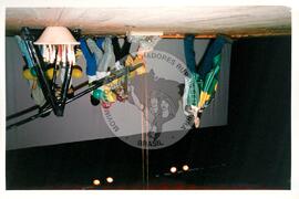 Mística de Abertura do Tribunal (Curitiba-PR, 02 mai. 2001) [fotografia] / Fotógrafo(a) : Douglas Mansur. -- Ref.: BR-SPMST_MST-SN-CIN_AMP_001917-014322-SJM.