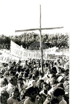 Romaria da Terra (Paraná, 27 jul. 1988) [fotografia] / Fotógrafo(a) : Douglas Mansur. -- Ref.: BR-SPMST_MST-SN-CIN_AMP_001969-015074-SPR.