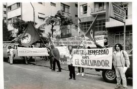 de Maio, 1o (El Salvador, 01 mai. 1988) [fotografia] / Fotógrafo(a) : Mara. -- Ref.: BR-SPMST_MST-SN-CIN_AMP_001069-008660-RIT.