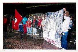 Encontro de Jovens do MST, na Ucicamp, 1o (Campinas-SP, 02 jul. 1999) [fotografia] / Fotógrafo(a) : Douglas Mansur. -- Ref.: BR-SPMST_MST-SN-CIN_AMP_000897-006292-ENJ.