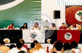 Seminário Nacional sobre Educação no Campo (Brasília-DF, 26 nov. 2002) [fotografia] / Fotógrafo(a) : Nivaldo Honório. -- Ref.: BR-SPMST_MST-SN-CIN_AMP_000113-000788-ACS.