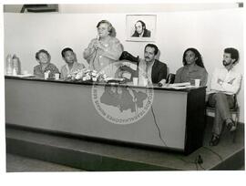 Luíza Erundina (Brasil, [sem data]) [fotografia] / Fotógrafo(a) : Douglas Mansur ; Juan Pezzuto ; Regina Vilela. -- Ref.: BR-SPMST_MST-SN-CIN_AMP_001624-012419-PER.