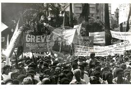 Marcha contra o Desemprego (Brasil, [sem data]) [fotografia] / Fotógrafo(a) : Douglas Mansur. -- Ref.: BR-SPMST_MST-SN-CIN_AMP_001423-011483-MAC.