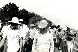 Protesto contra a violência da PM na "Fazenda Annoni" (Rio Grande do Sul, 02 out. 1986) [fotografia] / Fotógrafo(a) : Karine Emerich. -- Ref.: BR-SPMST_MST-SN-CIN_AMP_000452-002607-AMT.