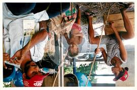 Semana Nacional de Cultura Brasileira e Reforma Agrária (Rio de Janeiro-RJ, 18 mar. 2002) [fotografia] / Fotógrafo(a) : João Laet. -- Ref.: BR-SPMST_MST-SN-CIN_AMP_001810-013046-NDT.