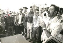 Assembléia Municipal (Redentora-RS, 1984) [fotografia] / Fotógrafo(a) : Itamar Garcez. -- Ref.: BR-SPMST_MST-SN-CIN_AMP_000447-002582-AMT.