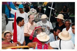 Mobilização para Marcha das Mulheres do acampamento "Terra sem males" do MST na Praça da Sé (São Paulo-SP, 08 mar. 2002) [fotografia] / Fotógrafo(a) : Arquivo MST. -- Ref.: BR-SPMST_MST-SN-CIN_AMP_000399-002239-AMT.