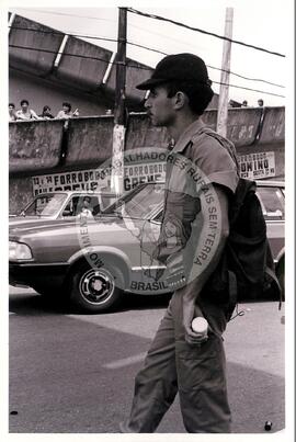 Greve Geral (São Paulo (Estado), 14 mar. 1989) [fotografia] / Fotógrafo(a) : Roberto Parizotti. -- Ref.: BR-SPMST_MST-SN-CIN_AMP_000374-001944-AMT.