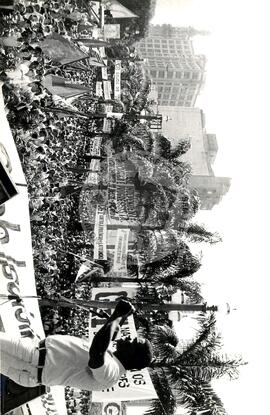 Mobilização no 1º de Maio na Praça da Sé (São Paulo-SP, 01 mai. 1986) [fotografia] / Fotógrafo(a) : Regina Vilela. -- Ref.: BR-SPMST_MST-SN-CIN_AMP_000366-001757-AMT.