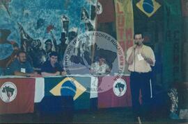 Encontro Estadual do MST, 10o (Belo Horizonte-MG, jan. 2002) [fotografia] / Fotógrafo(a) : Gildo Alves ; Pascoal August. -- Ref.: BR-SPMST_MST-SN-CIN_AMP_000932-007235-ENC.