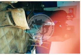 Oficina de Rádio no assentamento "Conquista da Fronteira" do MST (Hulha Negra-RS, jun. 2001) [fotografia] / Fotógrafo(a) : Leticia Barqueta. -- Ref.: BR-SPMST_MST-SN-CIN_AMP_000691-003878-ARV.