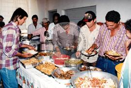 Visita do presidente do INCRA no assentamento "Sumaré" do MST (São Paulo (Estado), 23 out. 1995) [fotografia] / Fotógrafo(a) : Douglas Mansur. -- Ref.: BR-SPMST_MST-SN-CIN_AMP_000669-003777-ARV.