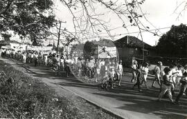 Romaria dos Mártires da Caminhada (São Félix-MT, 11 out. 1986) [fotografia] / Fotógrafo(a) : Douglas Mansur. -- Ref.: BR-SPMST_MST-SN-CIN_AMP_001957-014984-SPR.