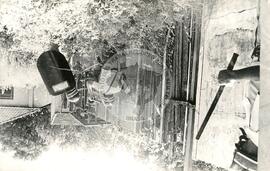 Repressão da polícia em Guariba-SP/Greve dos bóias frias (Guariba-SP, jan. 1985) [fotografia] / Fotógrafo(a) : Arquivo MST ; Tarcísio Geraldo Faria. -- Ref.: BR-SPMST_MST-SN-CIN_AMP_001766-012892-VPP.