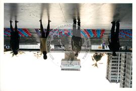 Semana Nacional de Cultura Brasileira e Reforma Agrária (Rio de Janeiro-RJ, 18 mar. 2002) [fotografia] / Fotógrafo(a) : João Laet. -- Ref.: BR-SPMST_MST-SN-CIN_AMP_001811-013146-NDT.