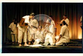 Teatro "Morte e Vida Severina" (São Paulo (Estado), 03 ago. 1996) [fotografia] / Fotógrafo(a) : Douglas Mansur ; Arquivo MST. -- Ref.: BR-SPMST_MST-SN-CIN_AMP_000811-005341-CUL.