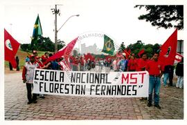 Inauguração do Monumento em homenagem a Antônio Tavares Pereira (Curitiba-PR, 01 mai. 2001) [fotografia] / Fotógrafo(a) : Douglas Mansur. -- Ref.: BR-SPMST_MST-SN-CIN_AMP_001027-008092-ELF.