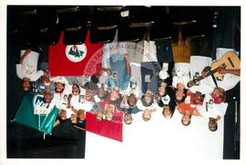 Semana Nacional de Cultura Brasileira e Reforma Agrária (Rio de Janeiro-RJ, 18 mar. 2002) [fotografia] / Fotógrafo(a) : João Laet. -- Ref.: BR-SPMST_MST-SN-CIN_AMP_001811-013149-NDT.