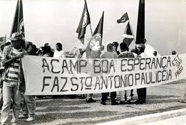 Acampamento Nacional (Brasília-DF, ago. 1996) [fotografia] / Fotógrafo(a) : Francisca P. Montejo. -- Ref.: BR-SPMST_MST-SN-CIN_AMP_001835-014003-OCU.