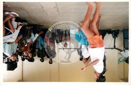 Semana Nacional de Cultura Brasileira e Reforma Agrária (Rio de Janeiro-RJ, 18 mar. 2002) [fotografia] / Fotógrafo(a) : João Laet. -- Ref.: BR-SPMST_MST-SN-CIN_AMP_001818-013518-NDT.