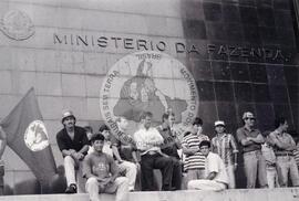 Ocupação dos Sem Teto (Gravatá-RS, 15 mai. 1995) [fotografia] / Fotógrafo(a) : Arquivo MST. -- Ref.: BR-SPMST_MST-SN-CIN_AMP_001825-013868-OCU.