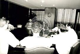 Reunião de líderes do MST com o presidente Fernando Henrique Cardoso e Ministro Raul Jungmann (Distrito Federal (Brasil), 02 mai. 1996) [fotografia] / Fotógrafo(a) : Douglas Mansur ; Francisca Montejo. -- Ref.: BR-SPMST_MST-SN-CIN_AMP_000635-003607-ARV.