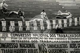 Congresso Nacional da CONTAG, 4 (Distrito Federal (Brasil), 25 a 30 mai. 1985) [fotografia] / Fotógrafo(a) : Eduardo Tavares. -- Ref.: BR-SPMST_MST-SN-CIN_AMP_000733-004789-CSS.