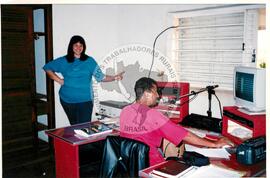 Oficina de Rádio (Pontal de Parapanema-SP, 30 jul. 2001) [fotografia] / Fotógrafo(a) : Mineirinho. -- Ref.: BR-SPMST_MST-SN-CIN_AMP_000693-003975-ARV.