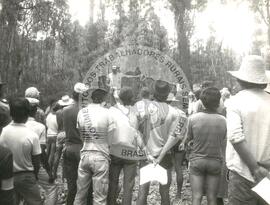 Ocupação de 2.700 famílias (Campo Erê-SC, 30 nov. 1987) [fotografia] / Fotógrafo(a) : Arquivo MST. -- Ref.: BR-SPMST_MST-SN-CIN_AMP_001828-013911-OCU.